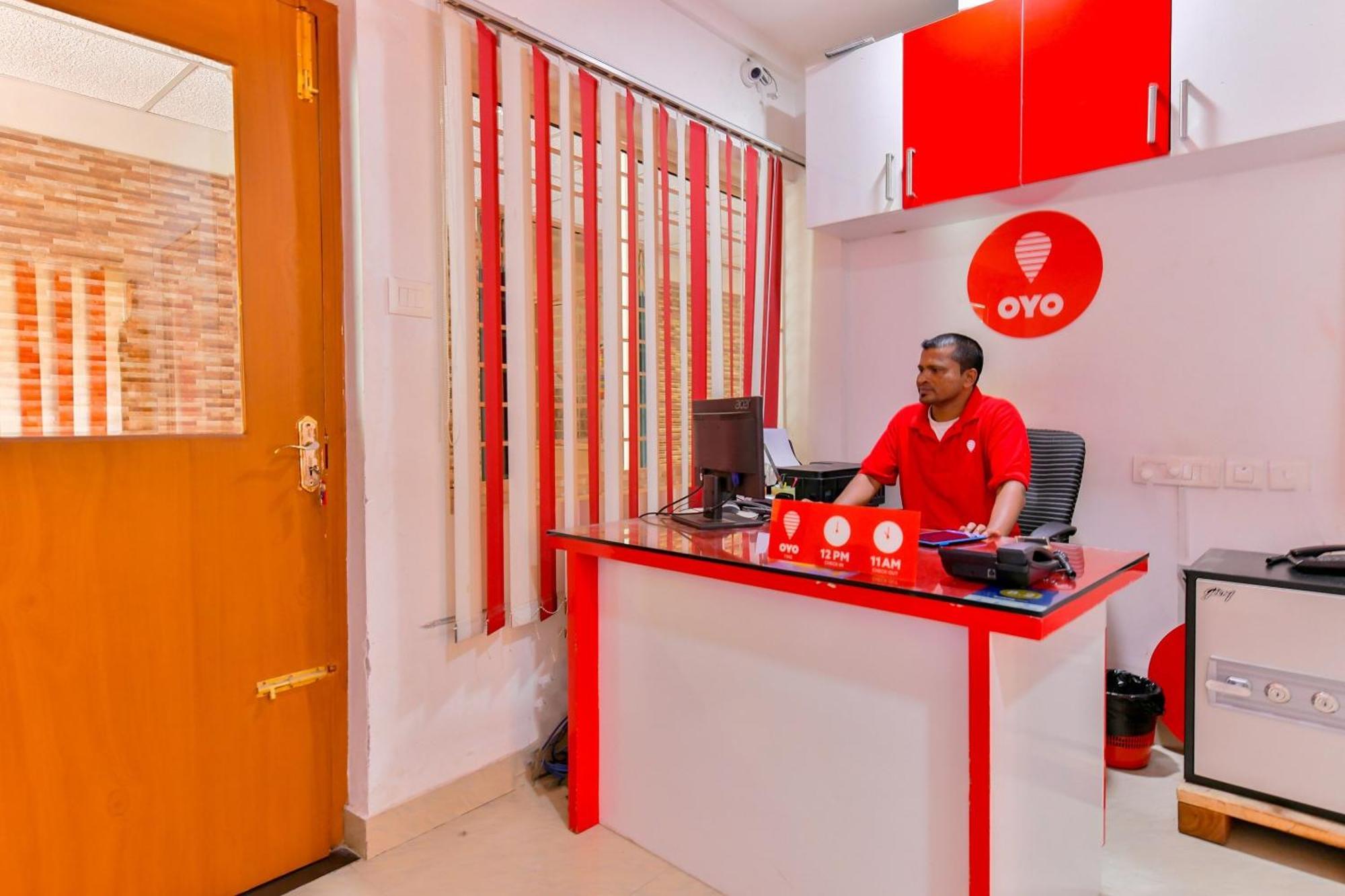 Oyo Flagship Uthradam Towers Ξενοδοχείο Thiruvananthapuram Εξωτερικό φωτογραφία