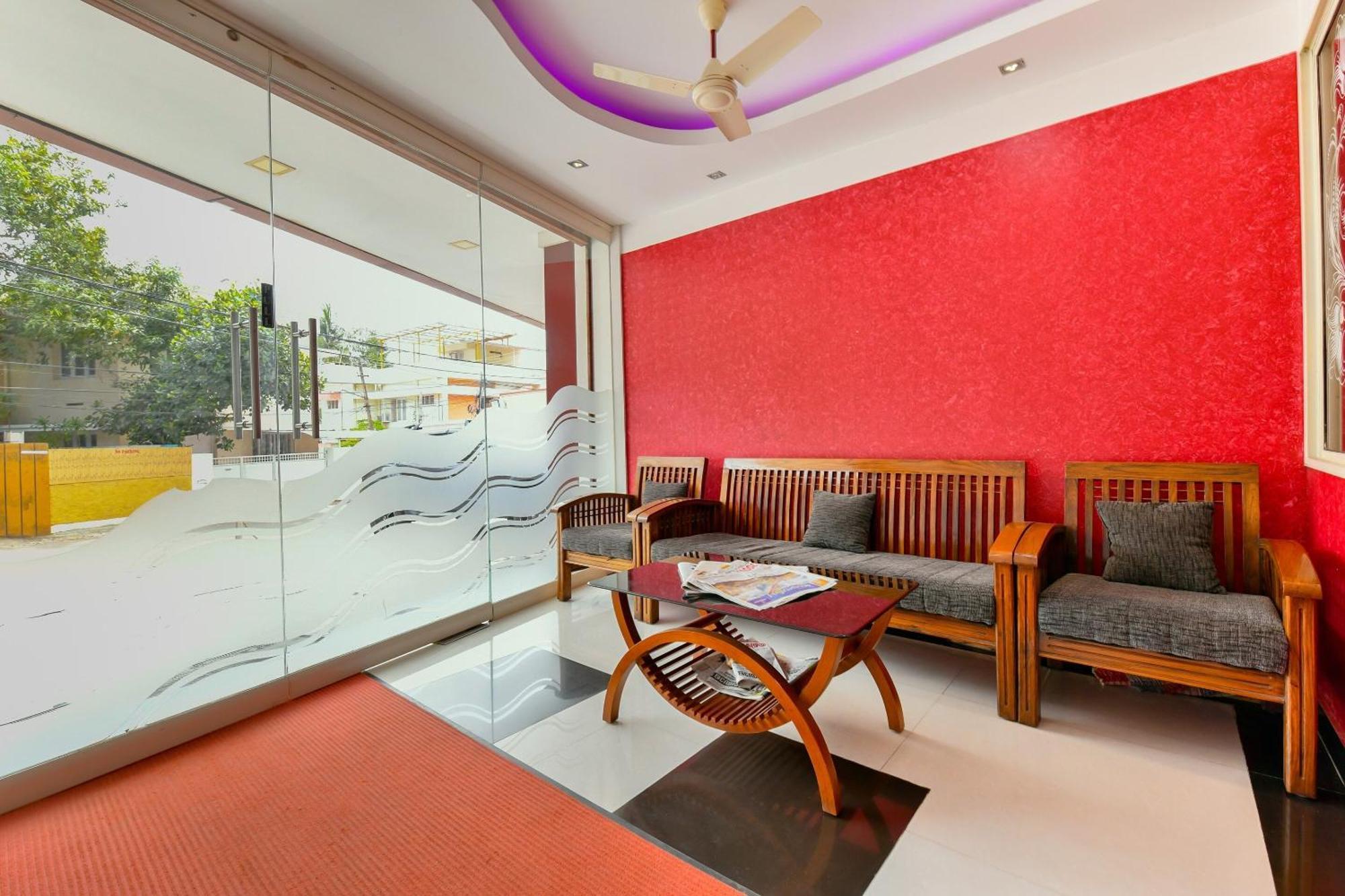 Oyo Flagship Uthradam Towers Ξενοδοχείο Thiruvananthapuram Εξωτερικό φωτογραφία